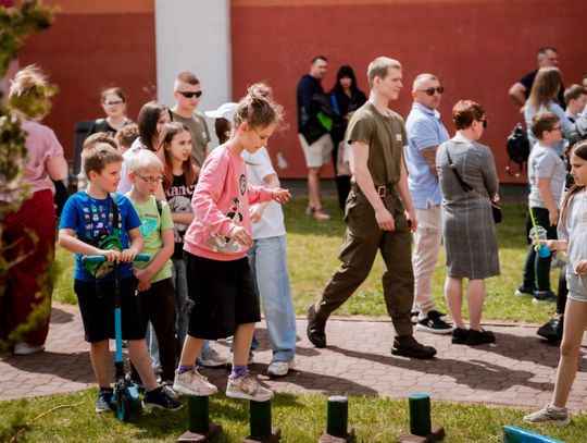 Festyn środowiskowy "Kolorowo na Ludowo" w PSP nr 6 (zdjęcia)