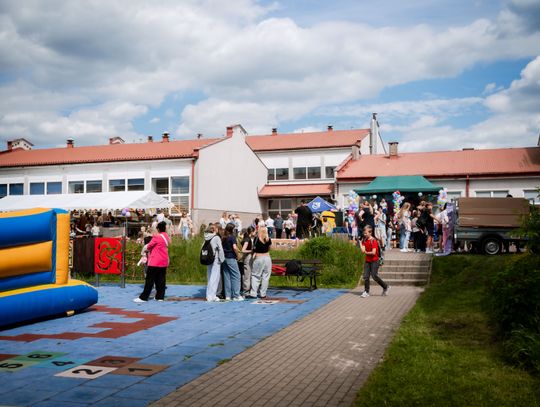 Festyn z okazji Dnia Dziecka w PSP nr 4(zdjęcia)