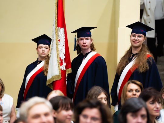 Jubileusz 30-lecia istnienia szkoły PSP nr 21 im. ks. Jana Twardowskiego (zdjęcia)