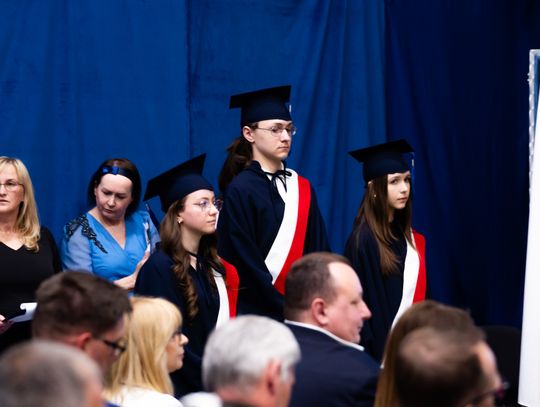 Jubileusz 30-lecia istnienia szkoły PSP nr 21 im. ks. Jana Twardowskiego (zdjęcia)