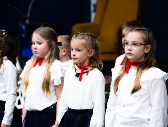 Jubileusz 30-lecia istnienia szkoły PSP nr 21 im. ks. Jana Twardowskiego (zdjęcia)