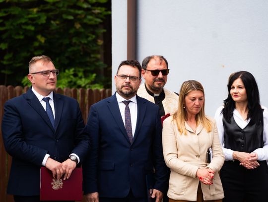 Przekazanie wozu strażackiego dla OSP Jankowice (zdjęcia)