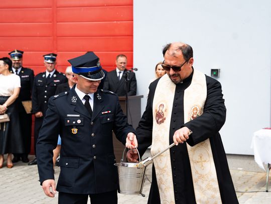 Przekazanie wozu strażackiego dla OSP Jankowice (zdjęcia)