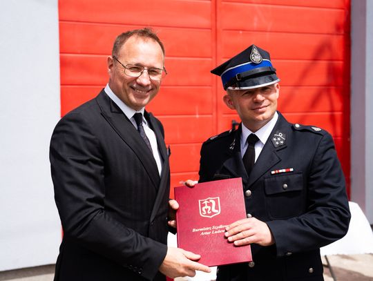 Przekazanie wozu strażackiego dla OSP Jankowice (zdjęcia)