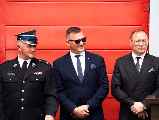 Przekazanie wozu strażackiego dla OSP Jankowice (zdjęcia)