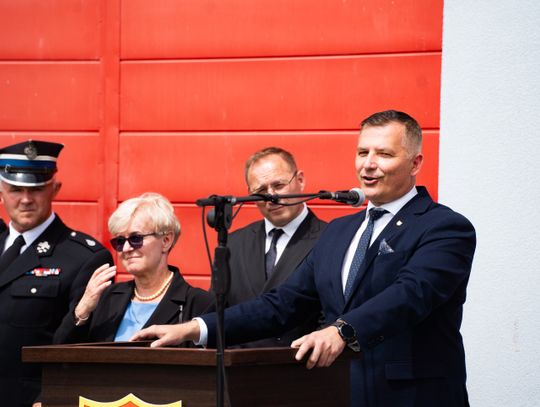 Przekazanie wozu strażackiego dla OSP Jankowice (zdjęcia)