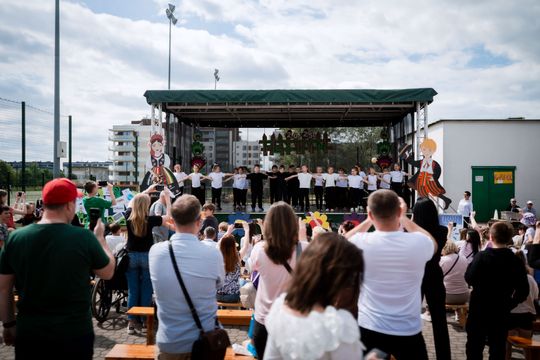 Festyn środowiskowy "Kolorowo na Ludowo" w PSP nr 6 (zdjęcia)