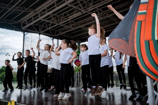 Festyn środowiskowy "Kolorowo na Ludowo" w PSP nr 6 (zdjęcia)