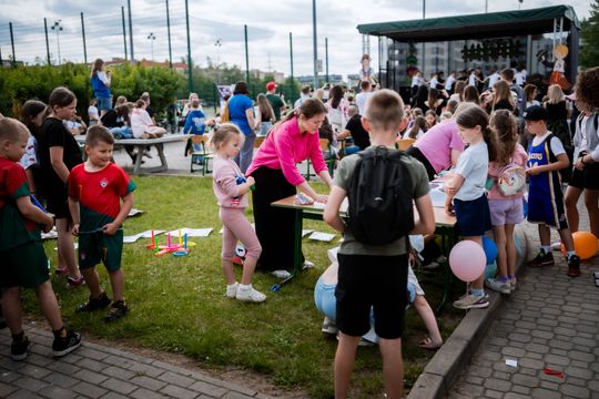 Festyn środowiskowy "Kolorowo na Ludowo" w PSP nr 6 (zdjęcia)