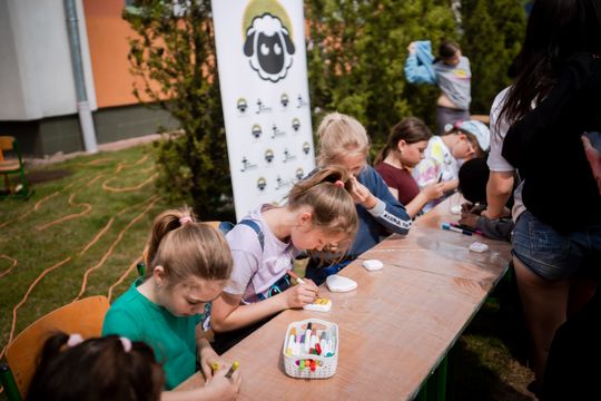 Festyn środowiskowy "Kolorowo na Ludowo" w PSP nr 6 (zdjęcia)