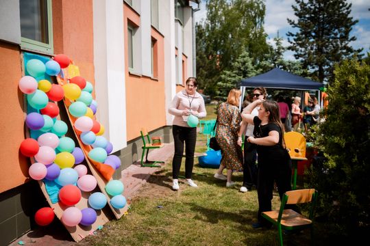 Festyn środowiskowy "Kolorowo na Ludowo" w PSP nr 6 (zdjęcia)