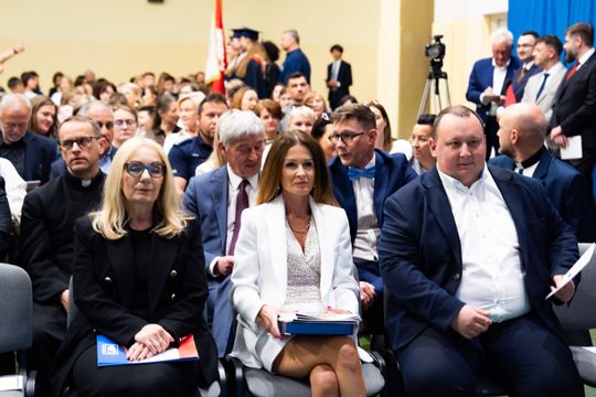 Jubileusz 30-lecia istnienia szkoły PSP nr 21 im. ks. Jana Twardowskiego (zdjęcia)