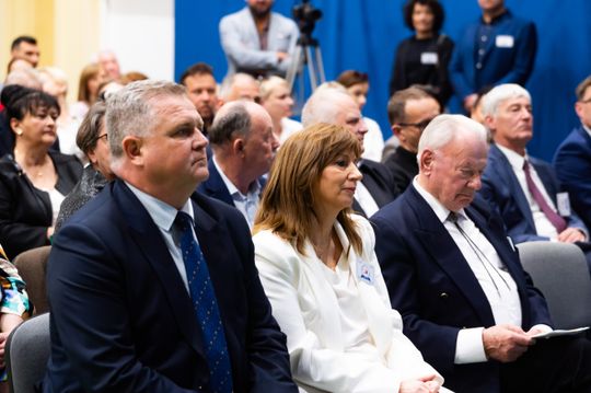 Jubileusz 30-lecia istnienia szkoły PSP nr 21 im. ks. Jana Twardowskiego (zdjęcia)