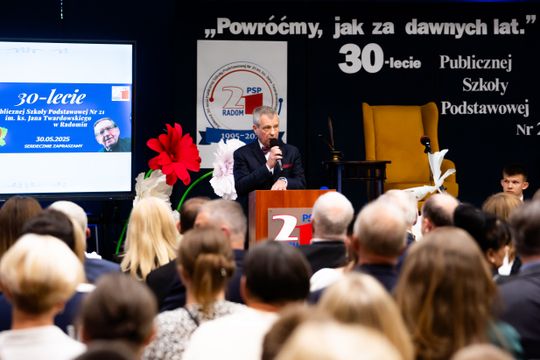 Jubileusz 30-lecia istnienia szkoły PSP nr 21 im. ks. Jana Twardowskiego (zdjęcia)