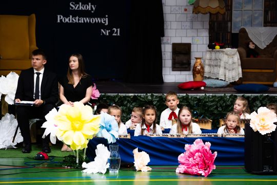 Jubileusz 30-lecia istnienia szkoły PSP nr 21 im. ks. Jana Twardowskiego (zdjęcia)