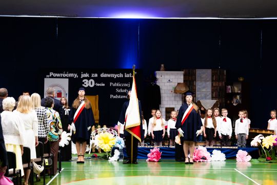 Jubileusz 30-lecia istnienia szkoły PSP nr 21 im. ks. Jana Twardowskiego (zdjęcia)