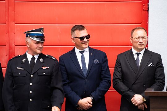 Przekazanie wozu strażackiego dla OSP Jankowice (zdjęcia)