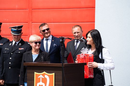Przekazanie wozu strażackiego dla OSP Jankowice (zdjęcia)