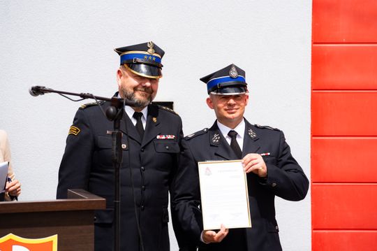 Przekazanie wozu strażackiego dla OSP Jankowice (zdjęcia)