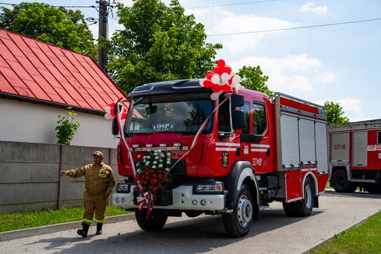75-lecie OSP Gulin oraz przekazanie nowego samochodu ratowniczo- gaśniczego (zdjęcia)