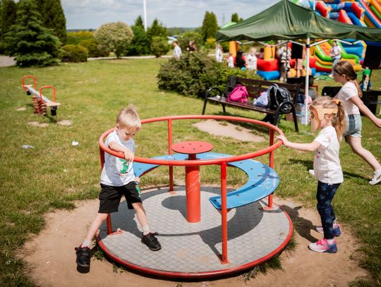 Festyn rodziny w PSP w Dąbrówce Podłężnej im Orła Białego (zdjęcia)