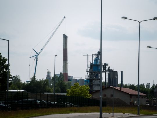 Wyburzanie komina RADPEC południe (zdjęcia)