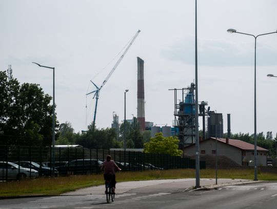 Wyburzanie komina RADPEC południe (zdjęcia)