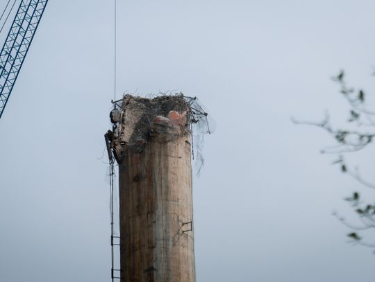 Wyburzanie komina RADPEC południe (zdjęcia)
