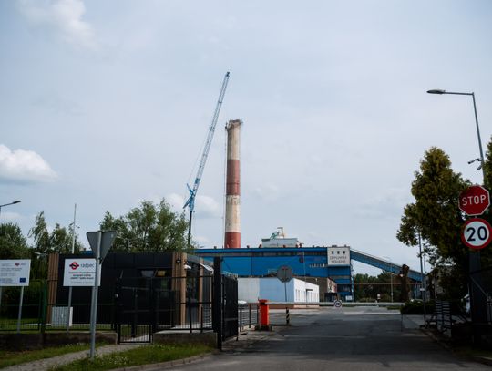 Wyburzanie komina RADPEC południe (zdjęcia)