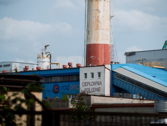 Wyburzanie komina RADPEC południe (zdjęcia)