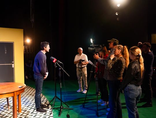 Próba medialna spektaklu "Śmierć komiwojażera" w reżyserii Radosława Rychcika (zdjęcia)