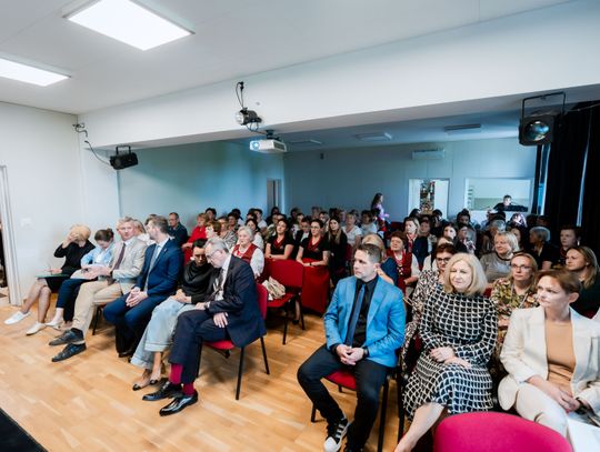Wręczenie czeków dla Kół Gospodyń Wiejskich (zdjęcia)