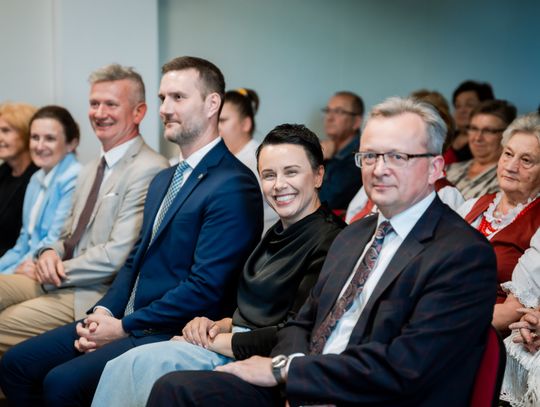 Wręczenie czeków dla Kół Gospodyń Wiejskich (zdjęcia)