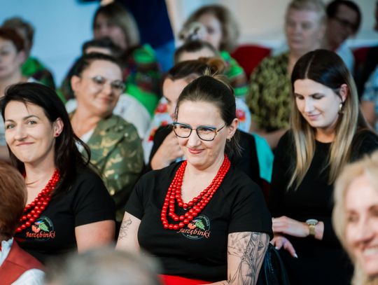 Wręczenie czeków dla Kół Gospodyń Wiejskich (zdjęcia)