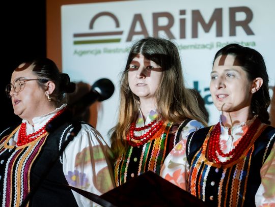 Wręczenie czeków dla Kół Gospodyń Wiejskich (zdjęcia)