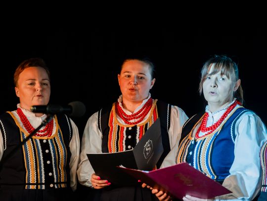 Wręczenie czeków dla Kół Gospodyń Wiejskich (zdjęcia)