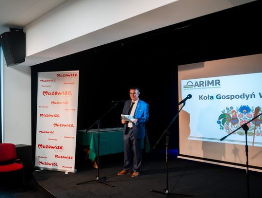 Wręczenie czeków dla Kół Gospodyń Wiejskich (zdjęcia)