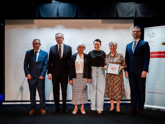 Wręczenie czeków dla Kół Gospodyń Wiejskich (zdjęcia)