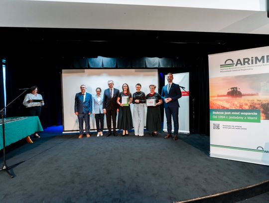 Wręczenie czeków dla Kół Gospodyń Wiejskich (zdjęcia)