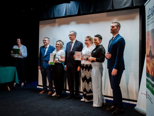 Wręczenie czeków dla Kół Gospodyń Wiejskich (zdjęcia)