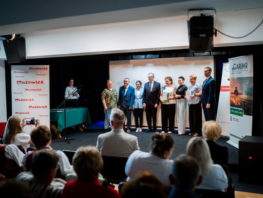 Wręczenie czeków dla Kół Gospodyń Wiejskich (zdjęcia)