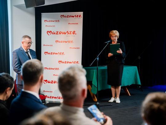 Wręczenie czeków dla Kół Gospodyń Wiejskich (zdjęcia)