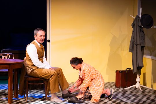 Próba medialna spektaklu "Śmierć komiwojażera" w reżyserii Radosława Rychcika (zdjęcia)