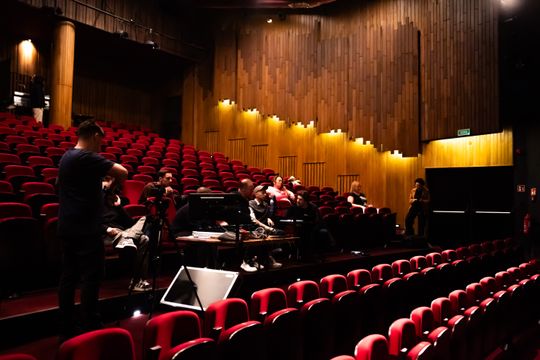 Próba medialna spektaklu "Śmierć komiwojażera" w reżyserii Radosława Rychcika (zdjęcia)