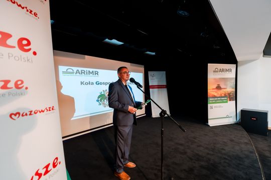 Wręczenie czeków dla Kół Gospodyń Wiejskich (zdjęcia)