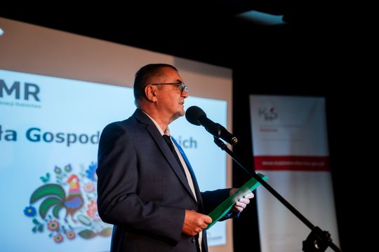 Wręczenie czeków dla Kół Gospodyń Wiejskich (zdjęcia)
