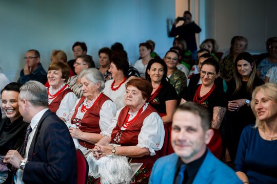 Wręczenie czeków dla Kół Gospodyń Wiejskich (zdjęcia)