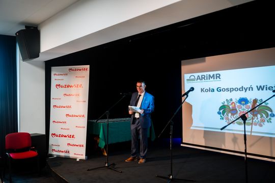 Wręczenie czeków dla Kół Gospodyń Wiejskich (zdjęcia)