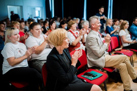 Wręczenie czeków dla Kół Gospodyń Wiejskich (zdjęcia)