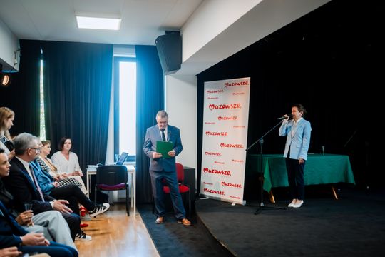 Wręczenie czeków dla Kół Gospodyń Wiejskich (zdjęcia)